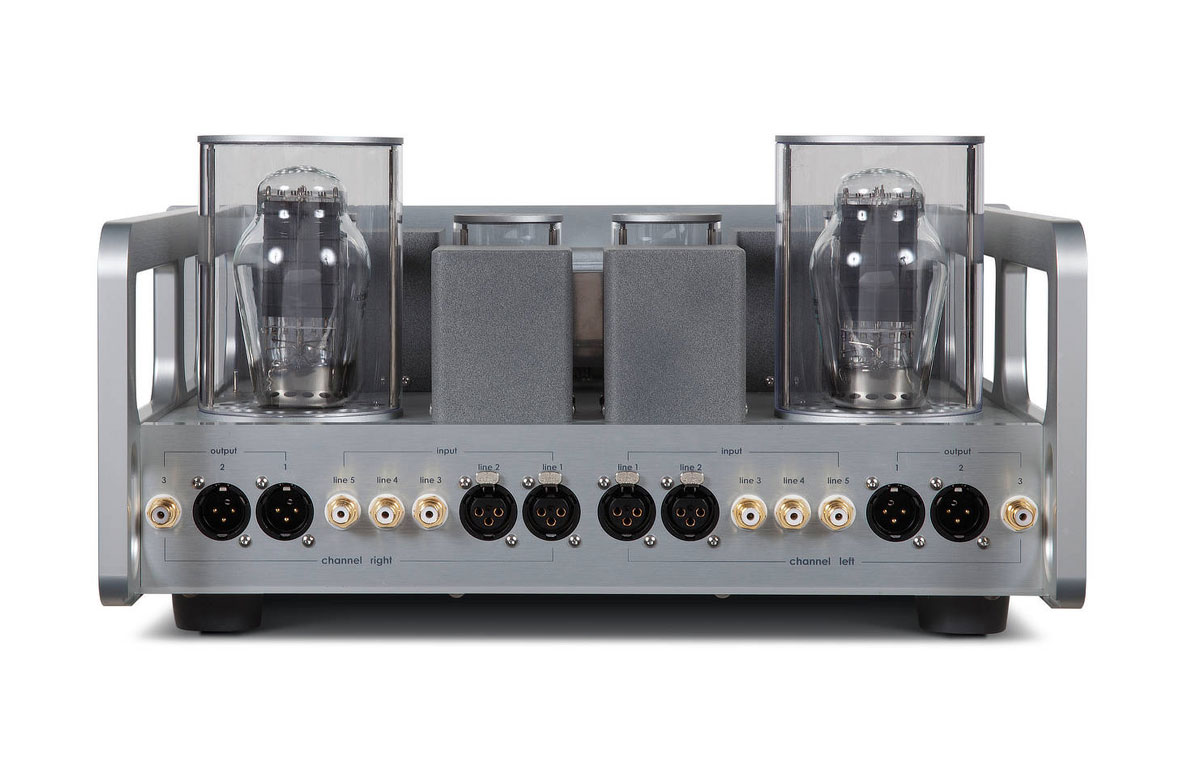 Panel trasero del ALLNIC AUDIO L-7000 con conexiones XLR y RCA